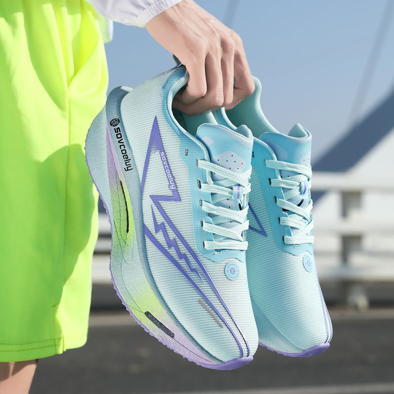 Sepatu Lari Pria dengan Papan  - Running Shoe Carbon ulasan dan harga